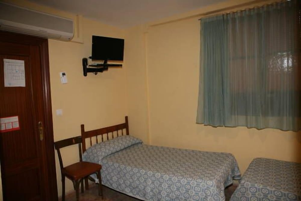Triple Room, Private Bathroom photo 2