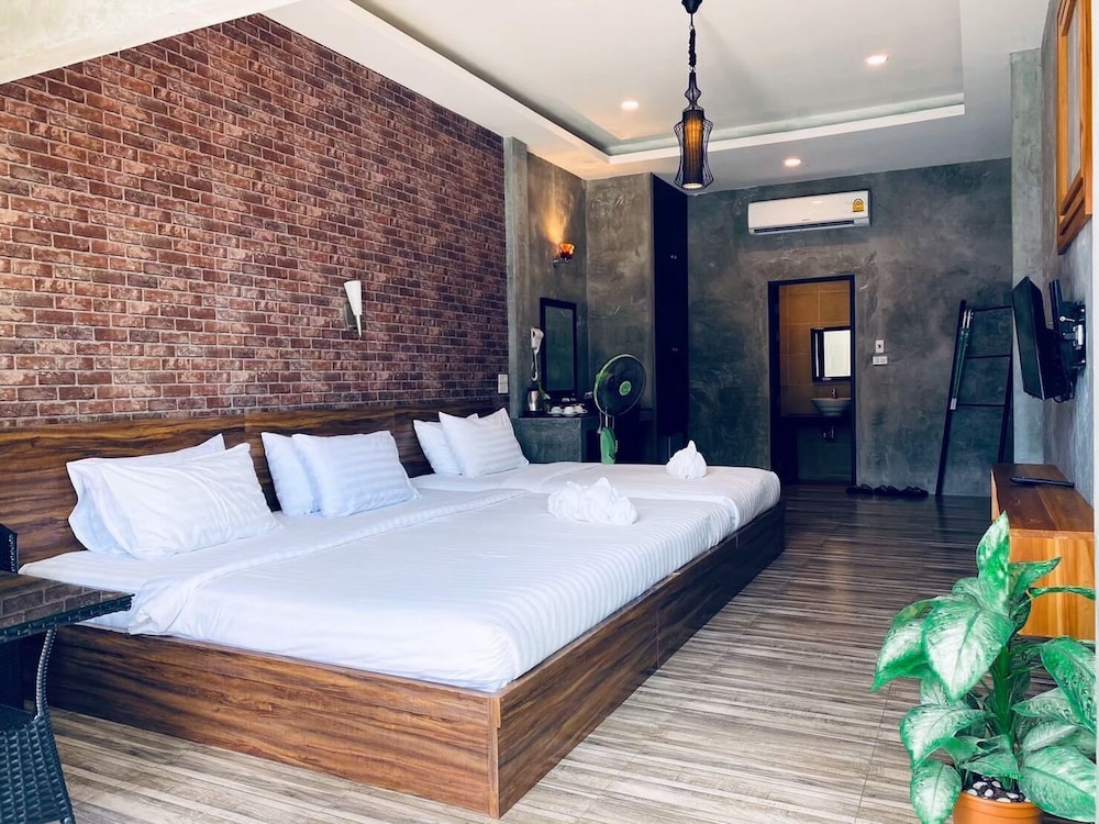 Pool Villa Triple Bed photo 2