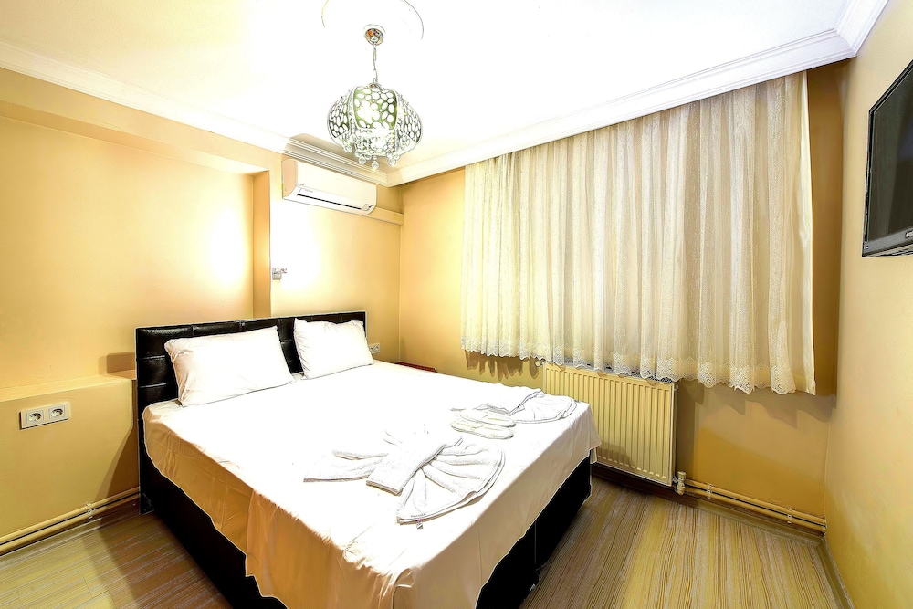 Condo, 2 Bedrooms, Ground Floor photo 1