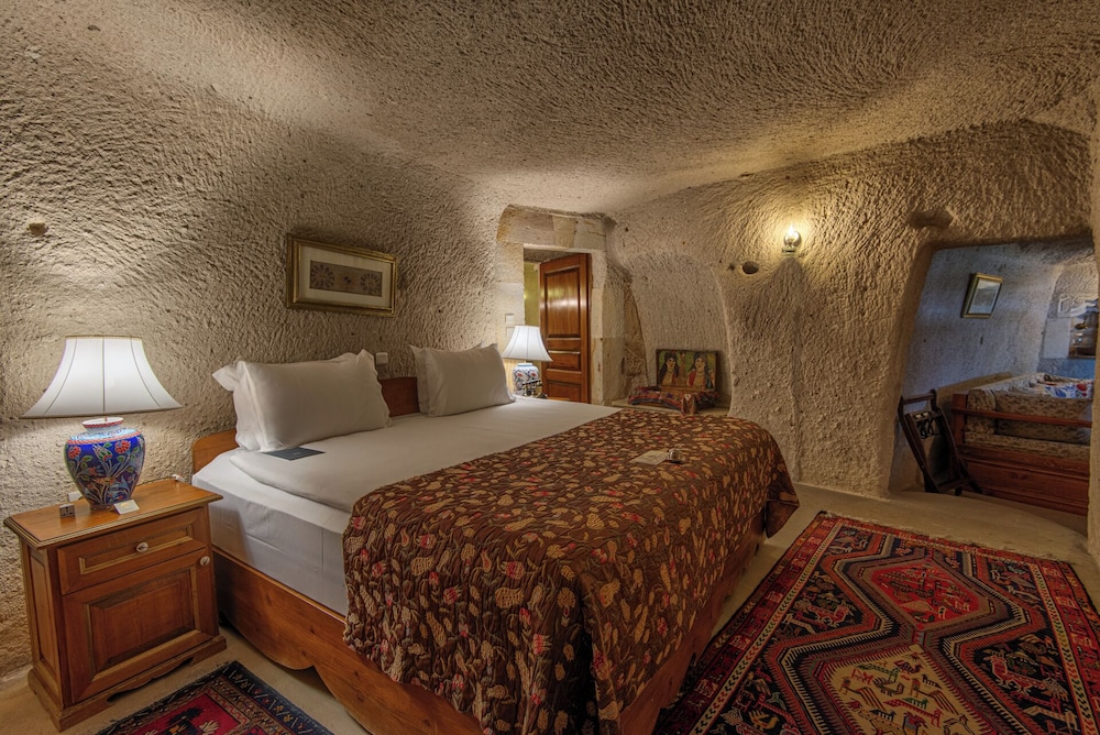 Deluxe Suite - Photo 10