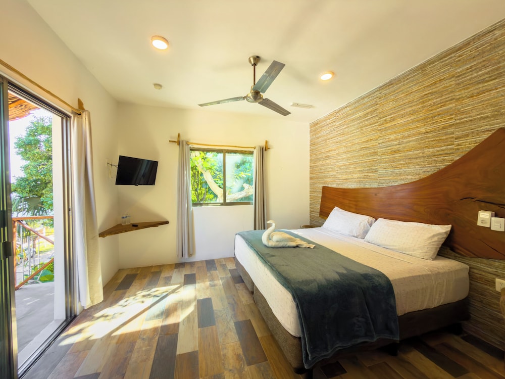 Deluxe Double Room, Lagoon View