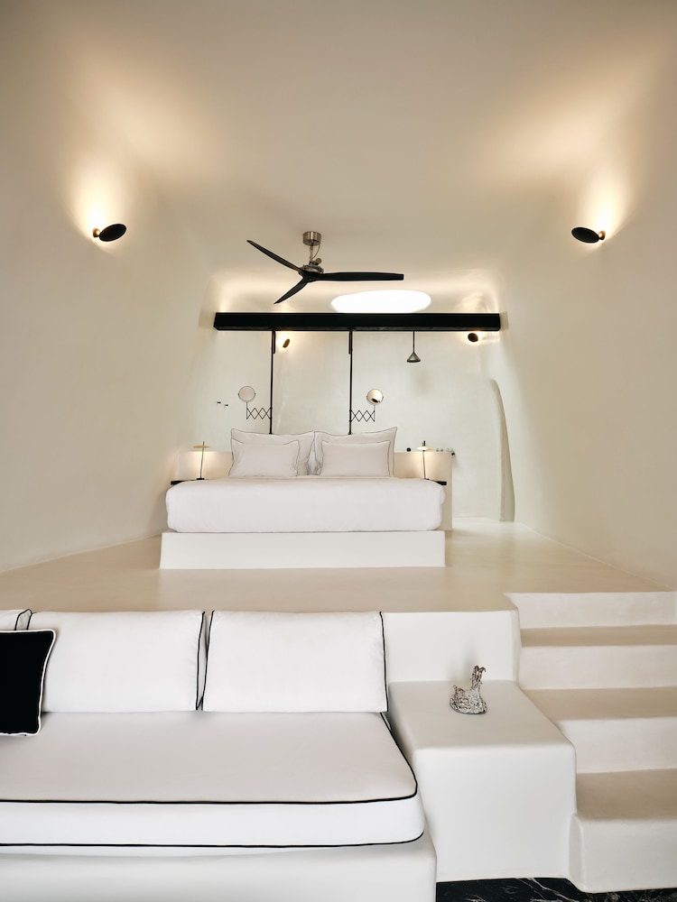 Superior Suite - Photo 2