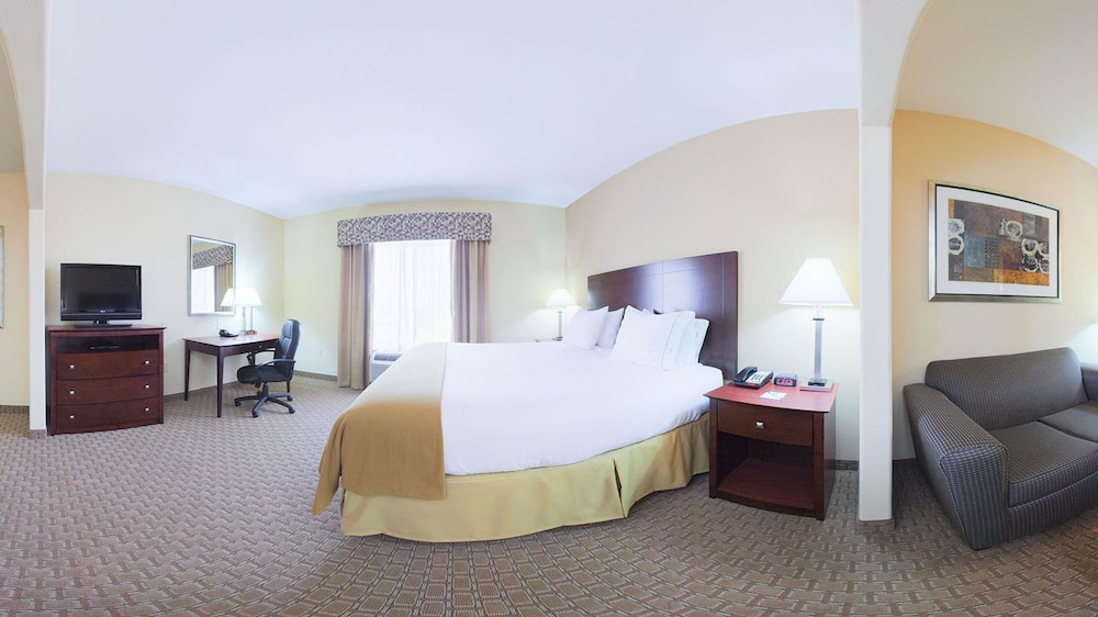 Suite, 1 King Bed - Photo 2