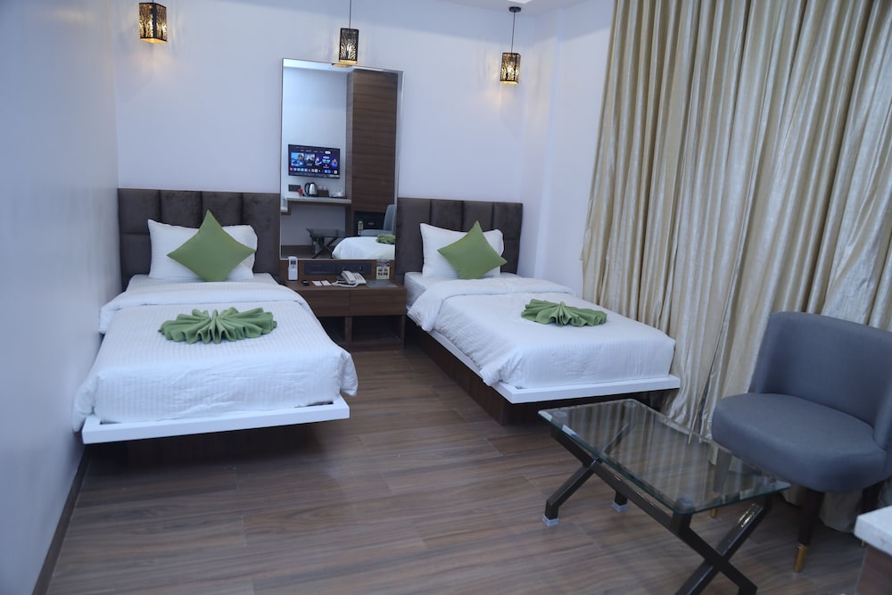Deluxe Twin Bed Room