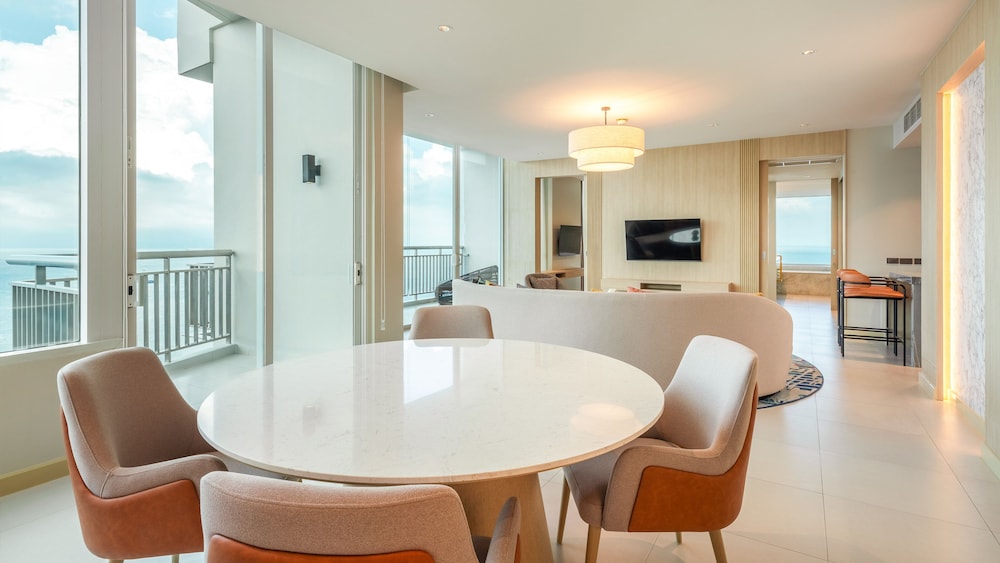 Premium Suite, 1 Bedroom (Bay Tower)