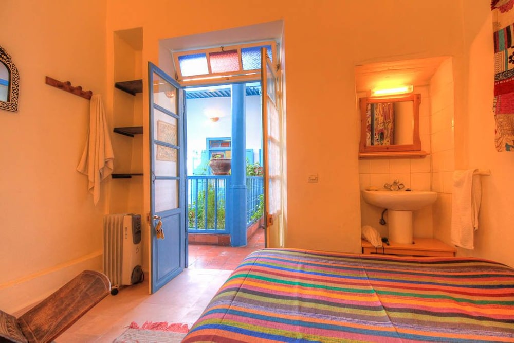 Economy Single Room, Private Bathroom photo 2