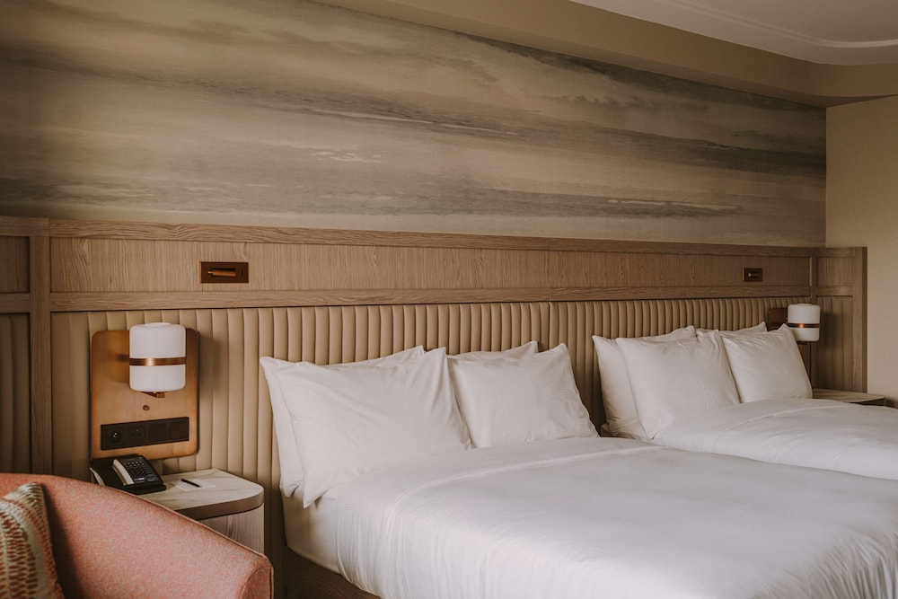 Superior Room, 2 Twin Beds (Side View) - Photo 5