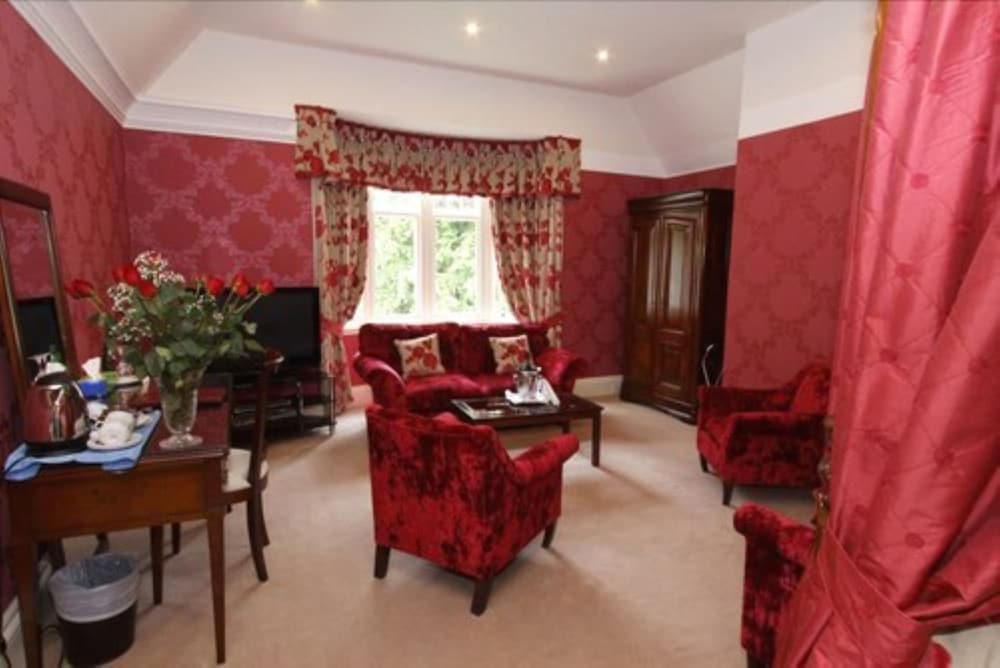 Superior Double Room, Ensuite (Four Poster) photo 2