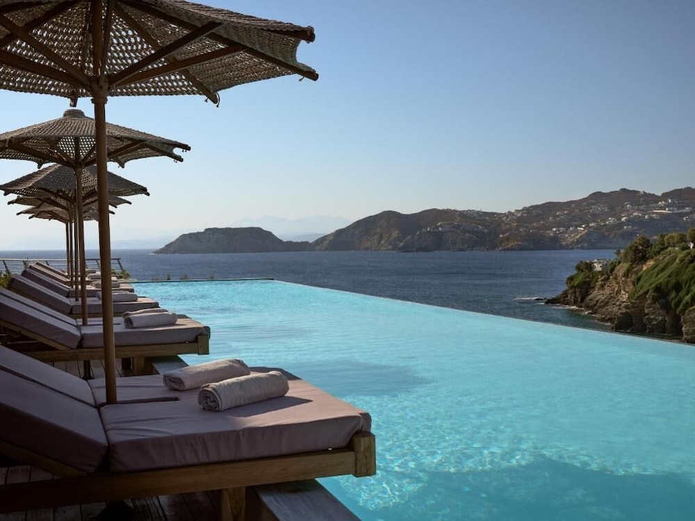 Casa Swim Up Side Sea View