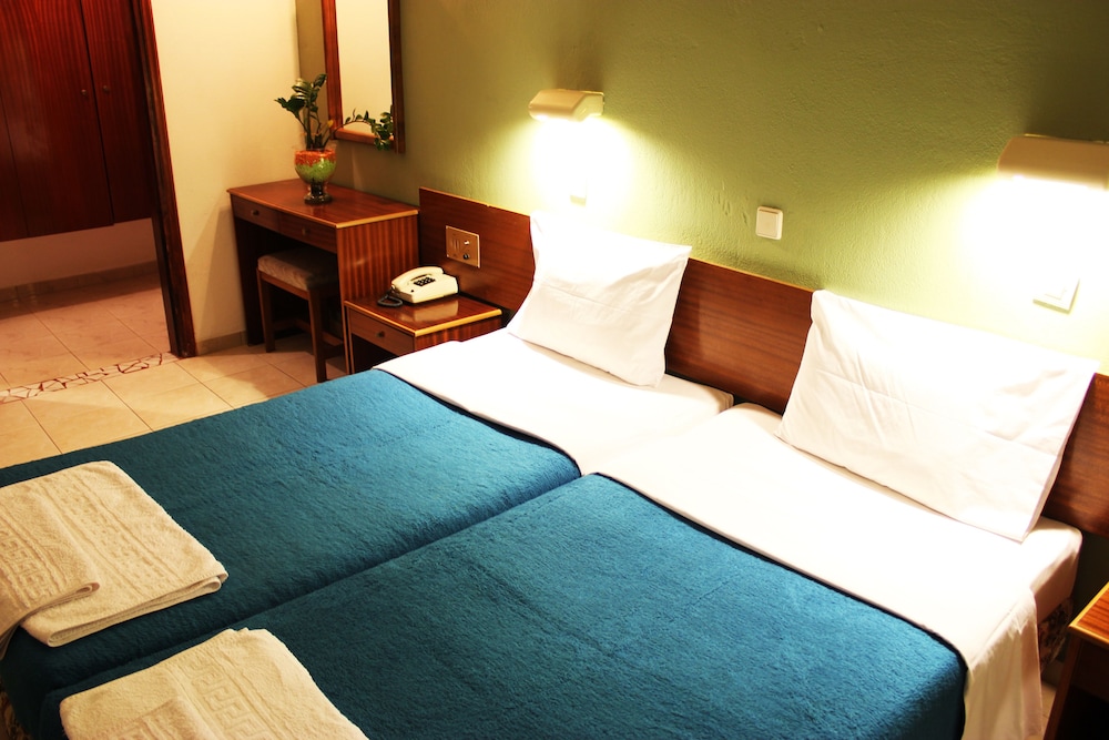 Standard Studio, 2 Twin Beds photo 1
