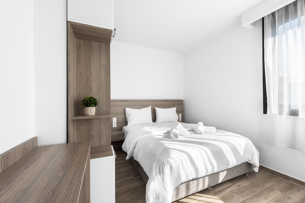 Panoramic Penthouse, 1 Bedroom, Balcony, City View