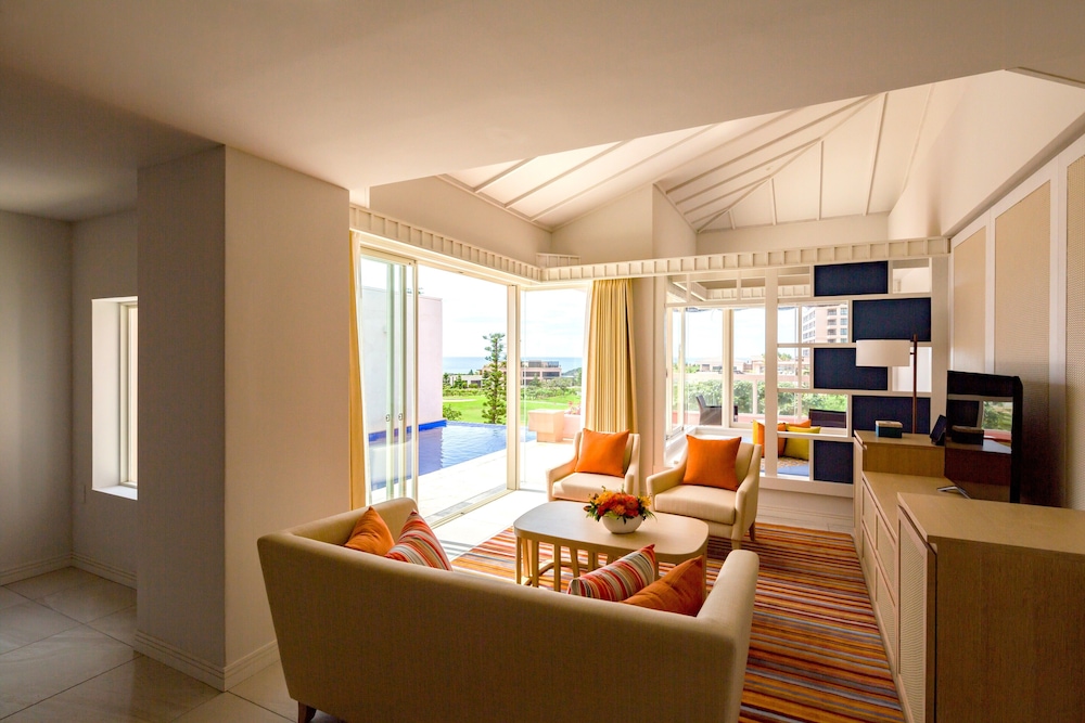 Pool Villa Premier Second Floor with Lounge Access (Non Smoking)