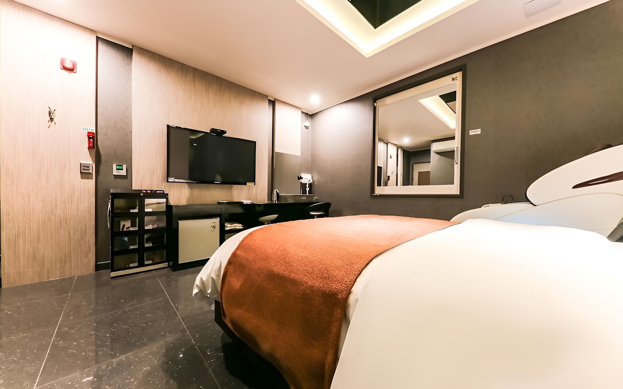 Room (Massage Chair Room) photo 3