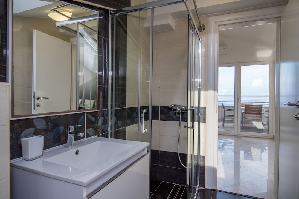 Superior Apartment, 2 Bedrooms, Kitchen, Sea View photo 2