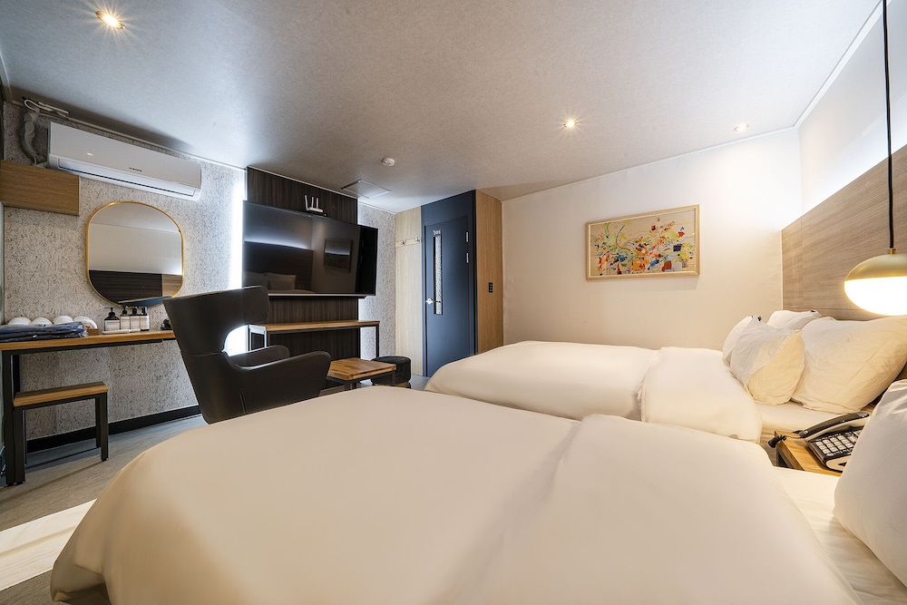 Deluxe Twin Room - Photo 3