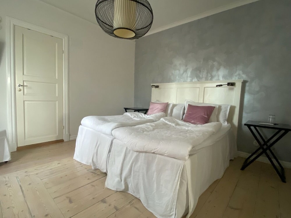 Classic Double Room - Room 5 photo 3