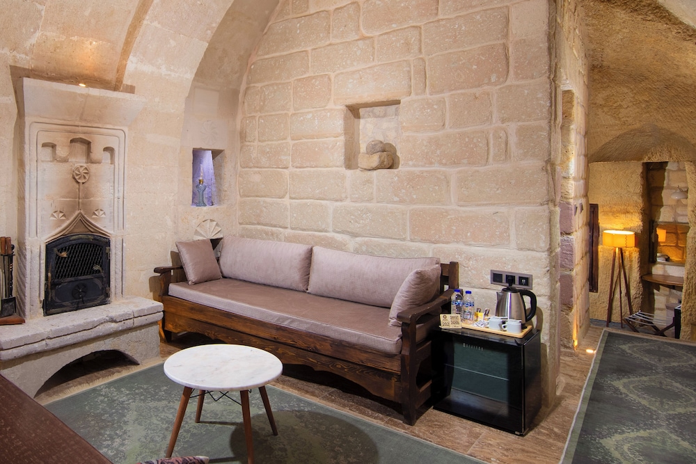 Family Suite, 2 Bedrooms, City View - Photo 3
