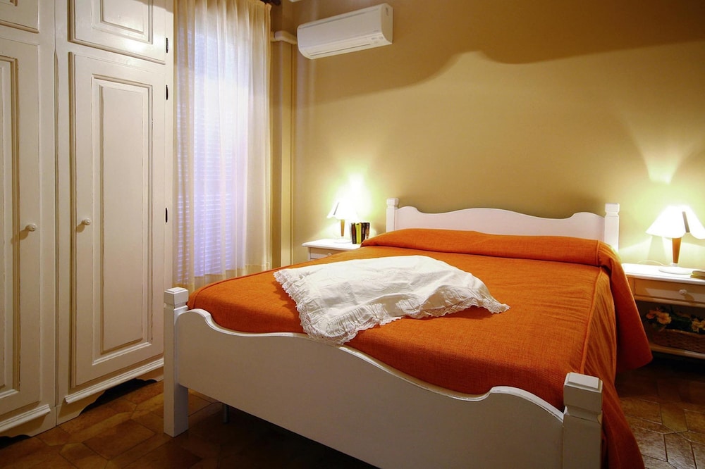 Classic Apartment, 2 Bedrooms photo 1