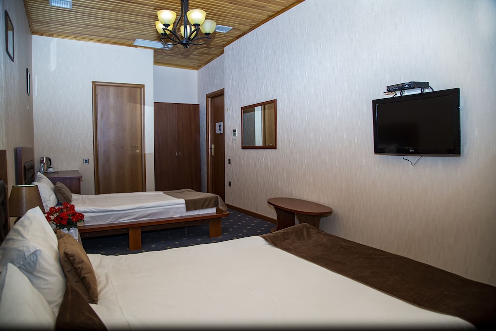 Standard Triple Room photo 2