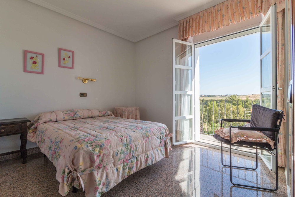 Twin Room, Balcony