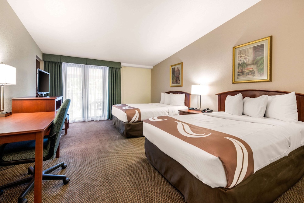 Standard Room, 2 Double Beds, Non Smoking - Photo 1