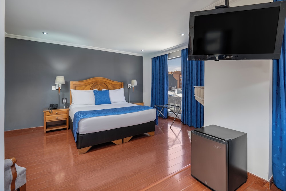 Junior Room, 1 Queen Bed - Photo 6