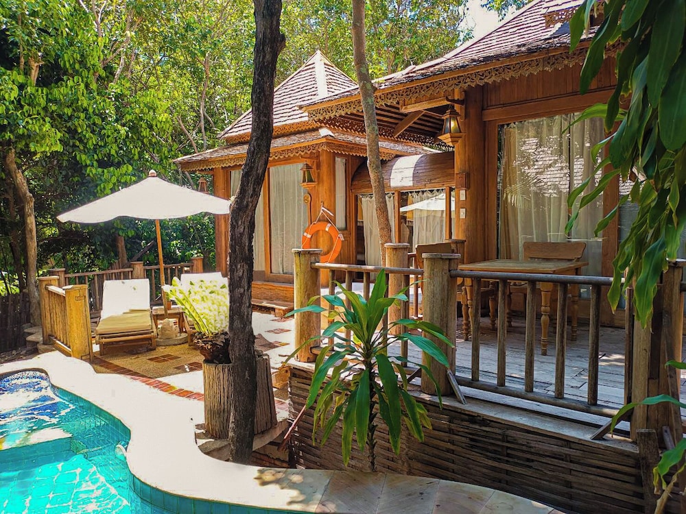 Junior Pool Villa with FREE THB 1,000 Net Resort Credit per Night