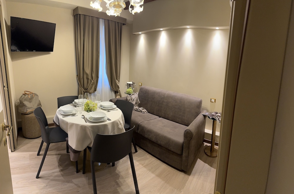 Executive Apartment, Canal View photo 3