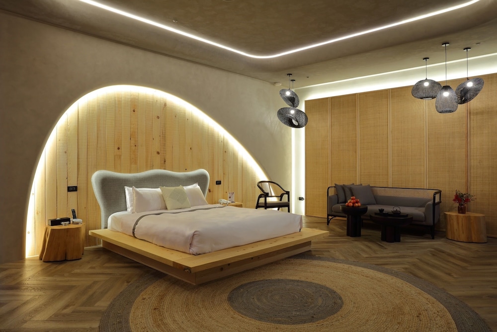 Premier Suite (Check in after 22:00)