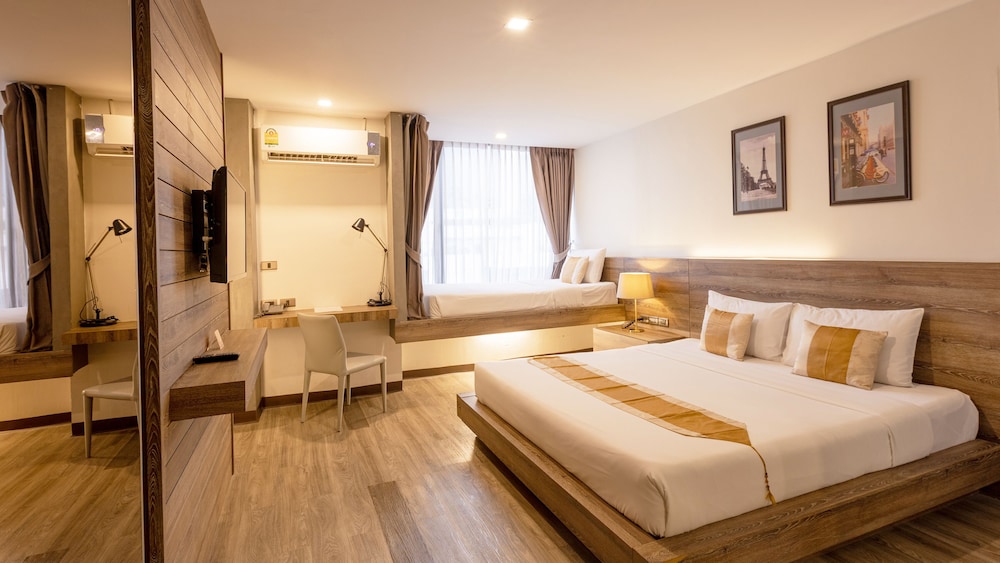 Deluxe Triple Room photo 2