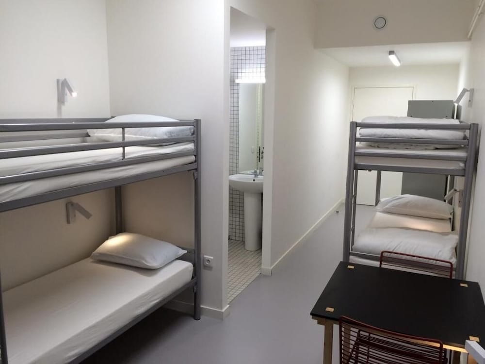 Quadruple Room (with shower) - Photo 7