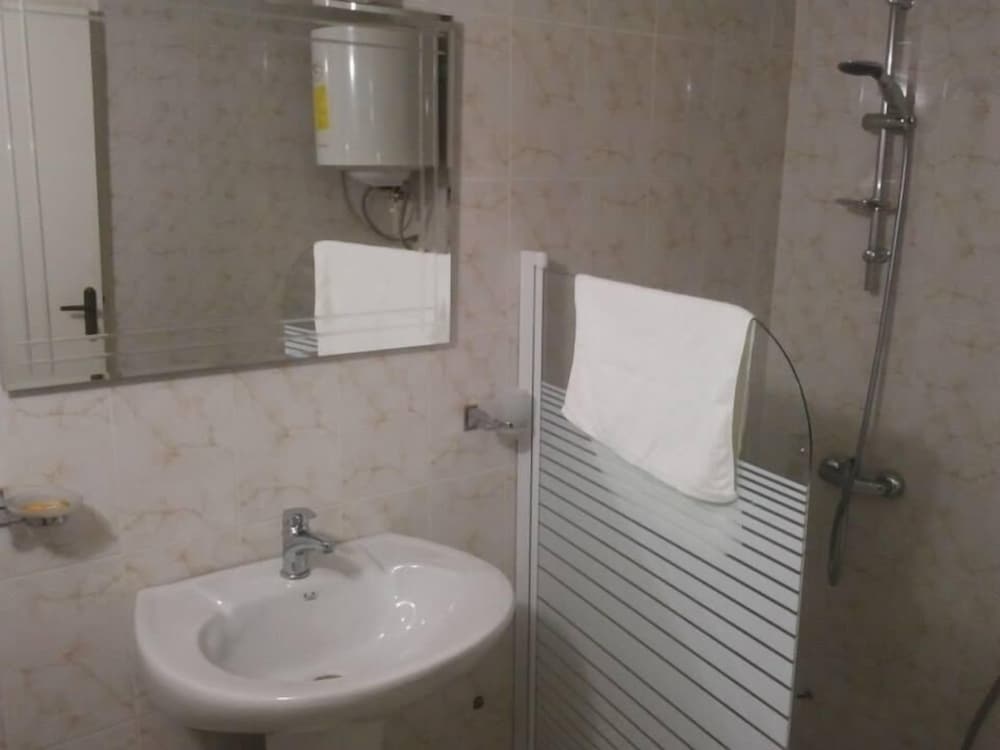 Senior Suite, 1 King Bed, Non Smoking photo 3