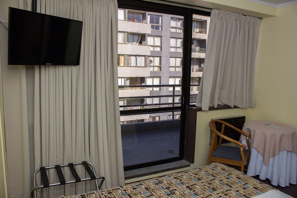 Standard double 1 double bed or 2 single beds located in Tower B photo 3
