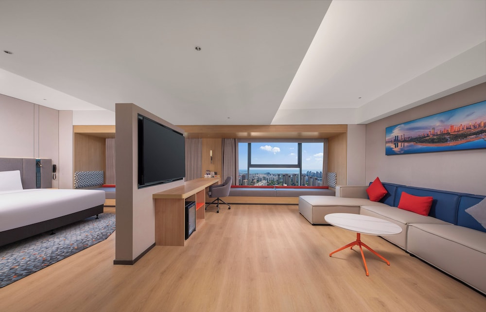 1 King Suite photo 1