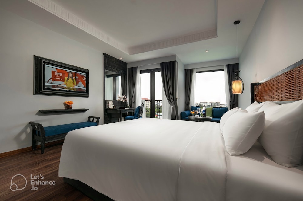 Deluxe River View - Photo 1