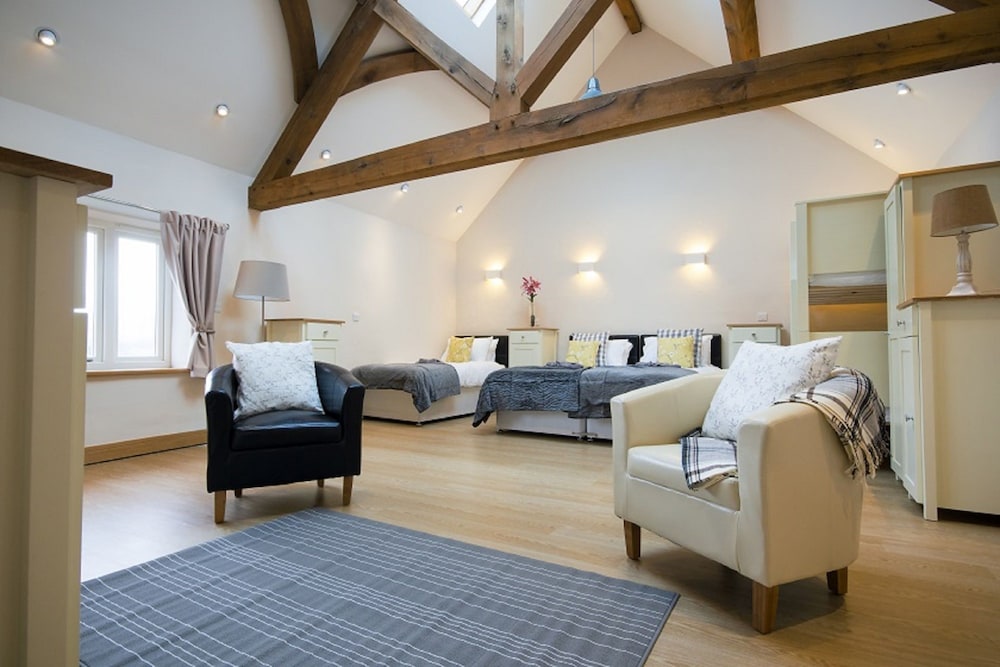 House, 4 Bedrooms photo 1