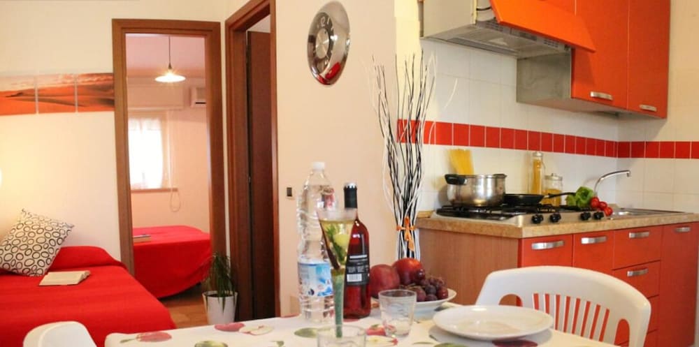 Bungalow (C) photo 3