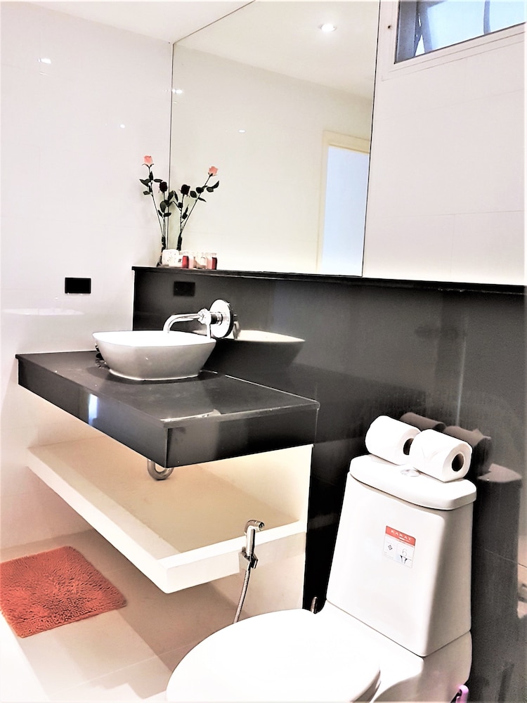 Exclusive Apartment, 2 Bedrooms, Sea View photo 3