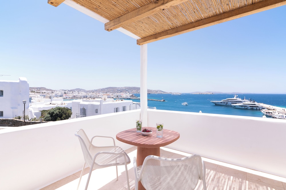 Premium Suite With Outdoor Jet Tub Sea View photo 3