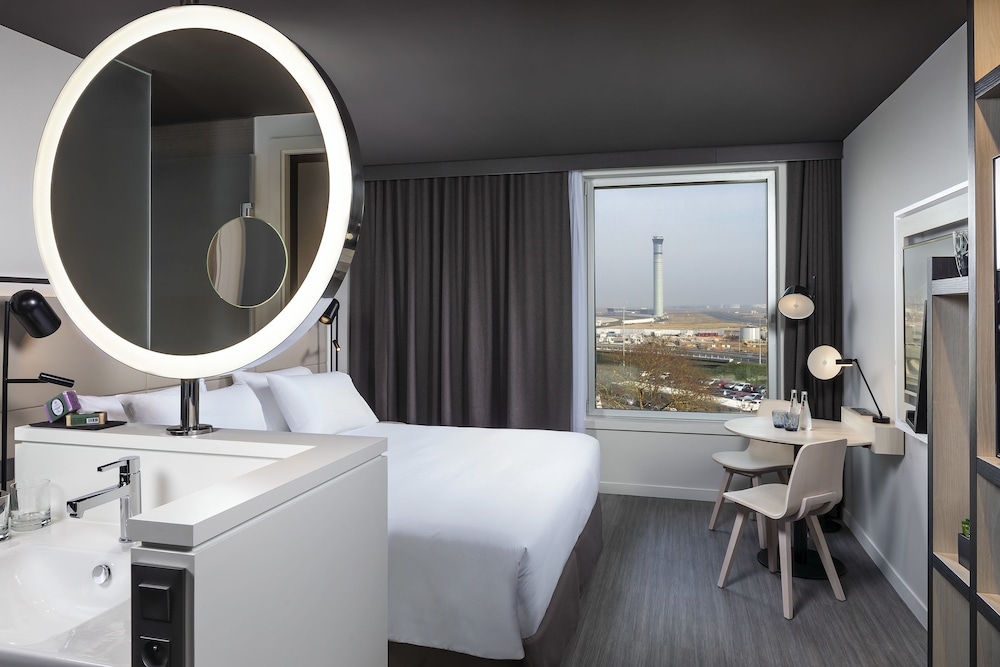 The Innside Room Skyline View