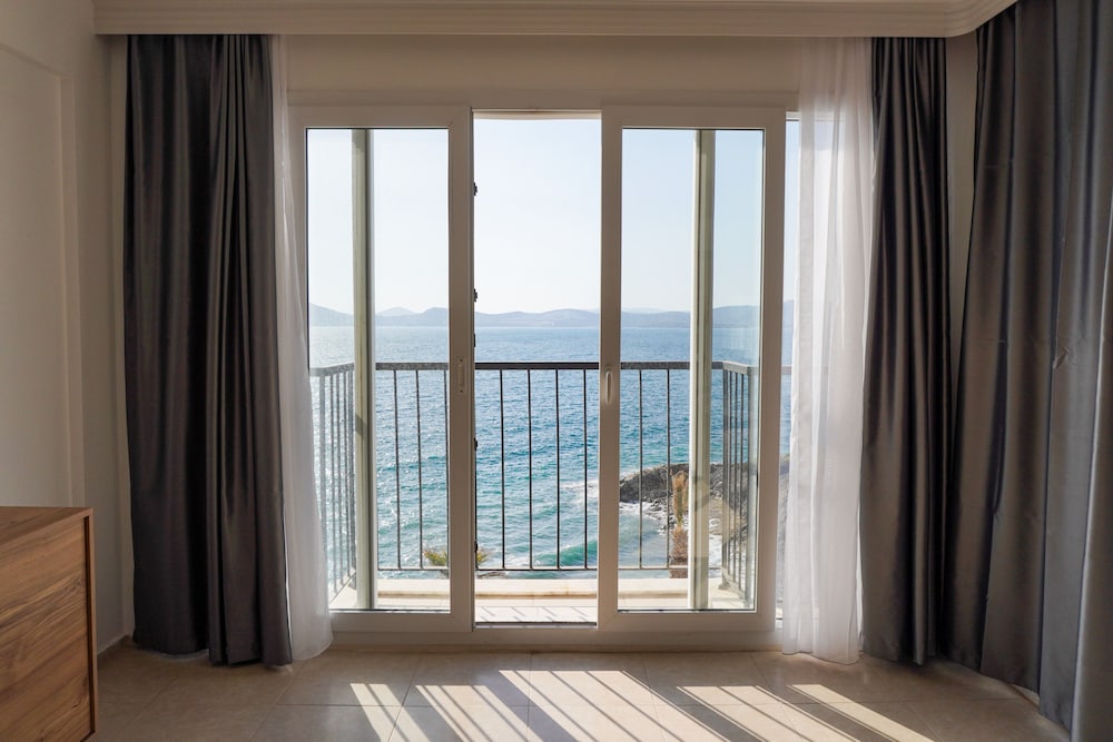 Standard Double Room, Sea View - Photo 1