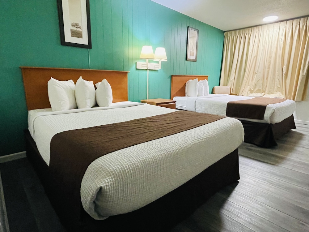 Standard Double Room, 2 Double Beds Non-smoking photo 3
