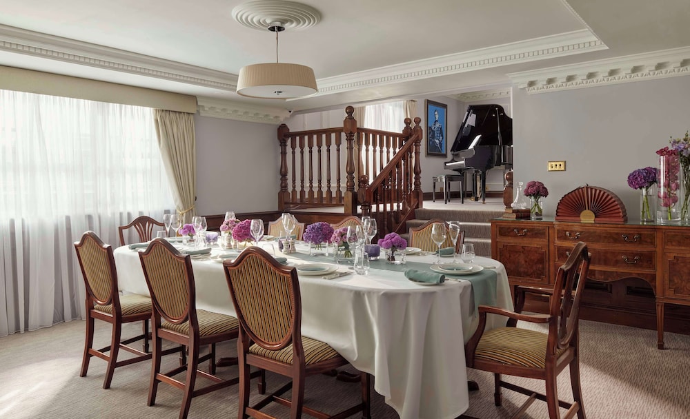 Presidential Suite - The Churchill Residence