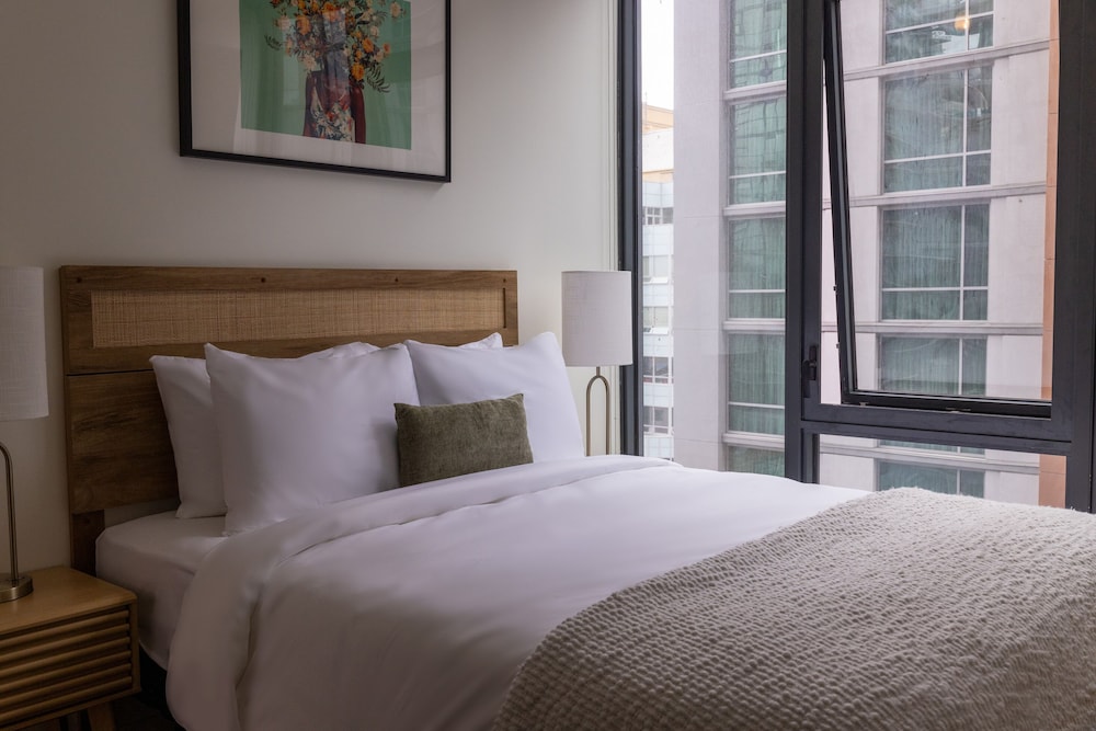 Deluxe Apartment, 1 Queen Bed with Sofa bed, Bay View (Self Check-in with Virtual Front Desk)