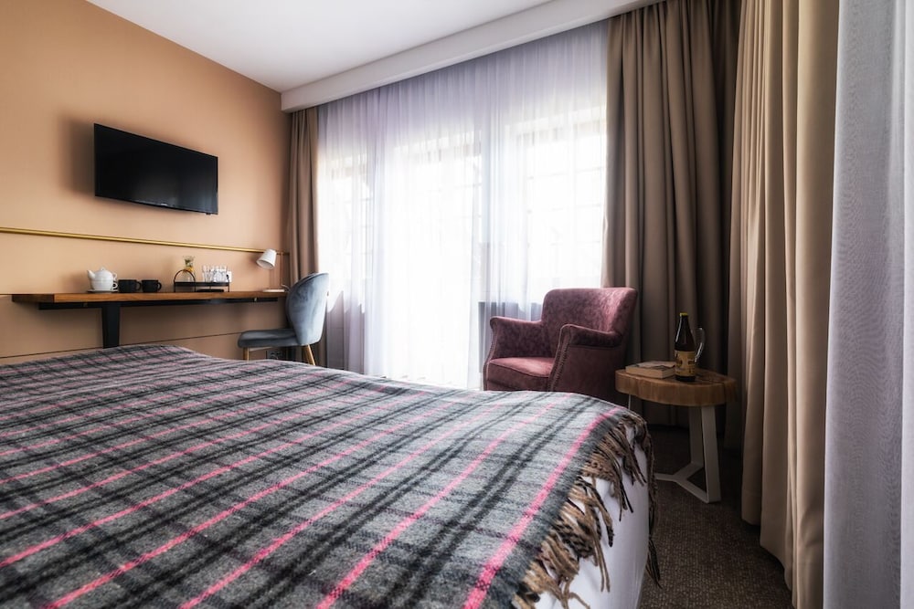Double or Twin Room - Photo 3