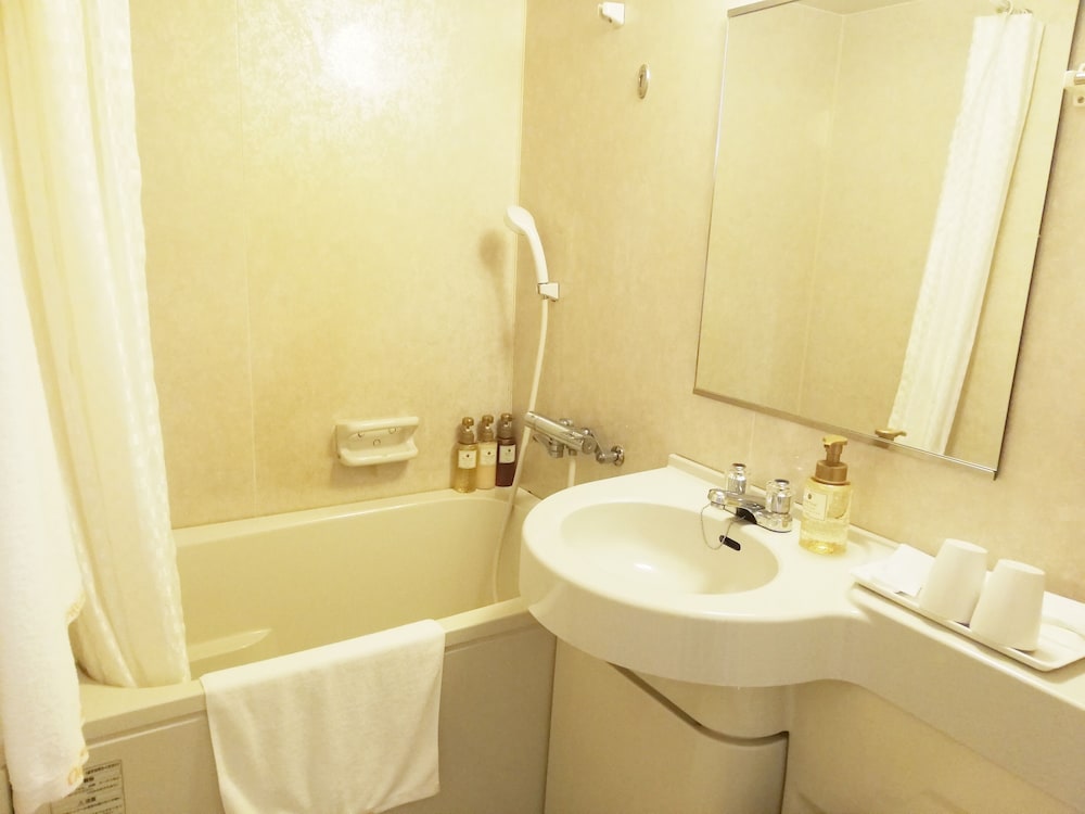 Premium Twin Room, Non Smoking - Photo 9
