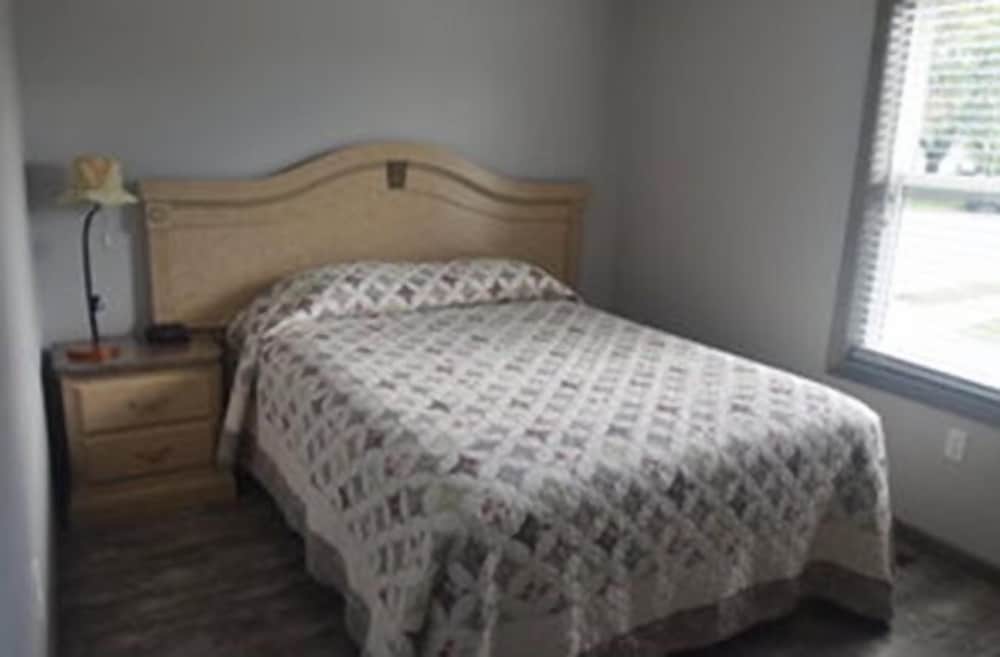 Deluxe Cabin, 2 Queen Beds