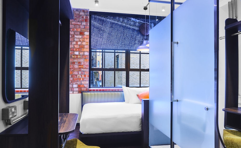 Loft, Hot Tub photo 2