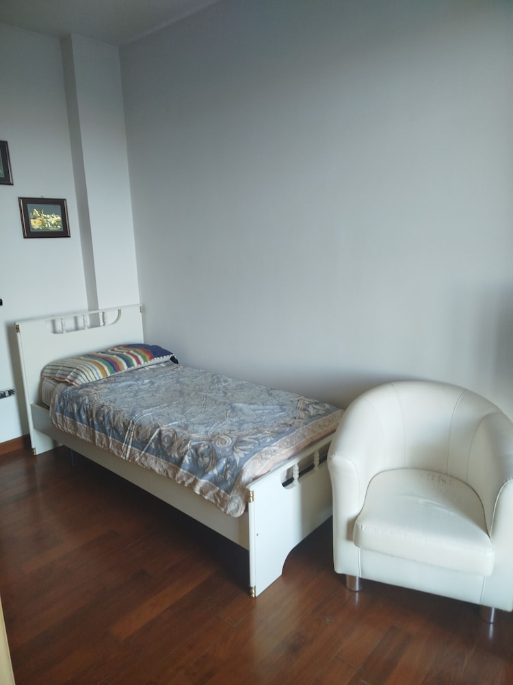 Basic Room, 1 Twin Bed, City View