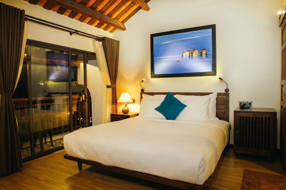 Luxury Suite, River View - Photo 4